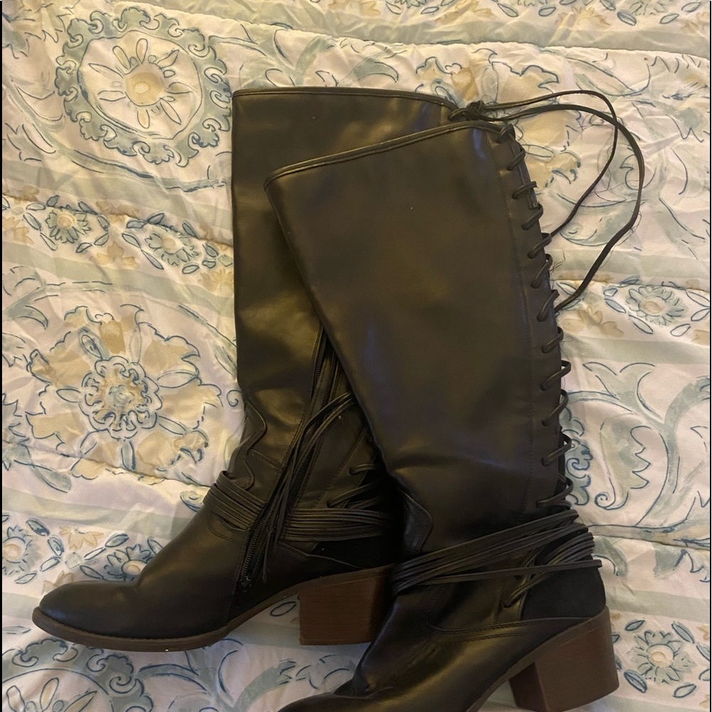 Women’s cowgirl/dressy boots